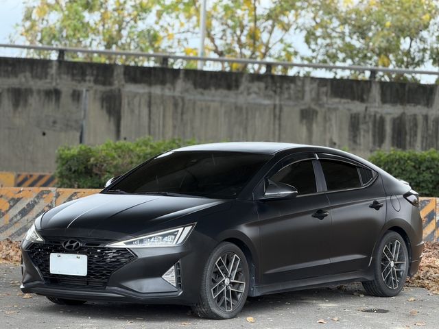 HYUNDAI現代 ELANTRA  第1張相片