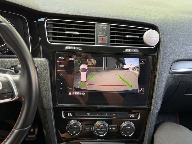 VOLKSWAGEN福斯 GOLF GTI  第8張相片