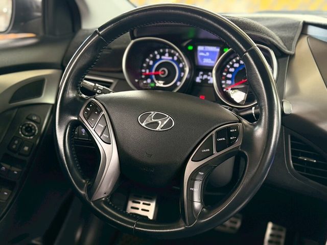 HYUNDAI現代 ELANTRA  第5張相片