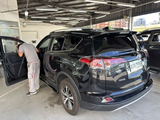 TOYOTA豐田 RAV4  第5張相片
