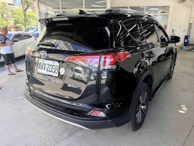 TOYOTA豐田 RAV4  第6張相片