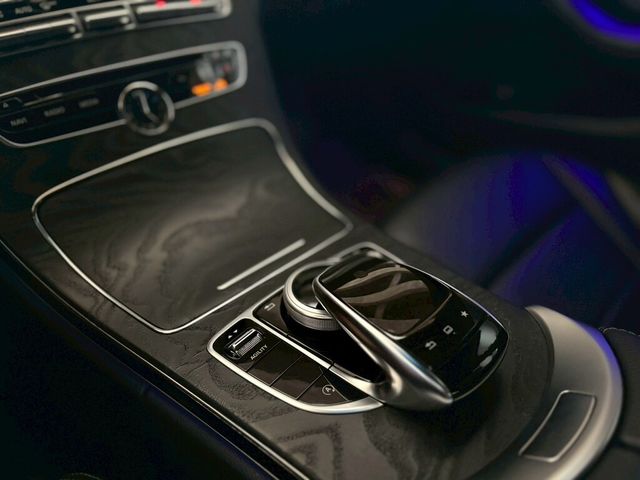 M-BENZ賓士 C300  第11張相片