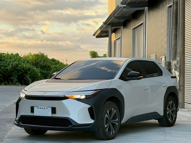 TOYOTA豐田 BZ4X  第1張相片