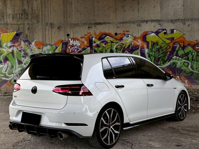 VOLKSWAGEN福斯 GOLF GTI  第3張相片