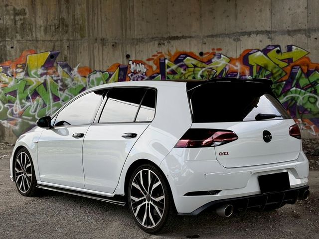 VOLKSWAGEN福斯 GOLF GTI  第4張相片