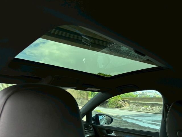 VOLKSWAGEN福斯 GOLF GTI  第9張相片