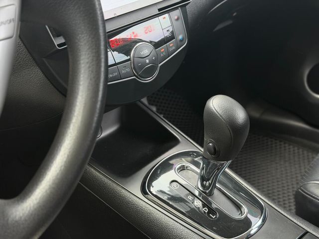 NISSAN日產 TIIDA  第7張相片