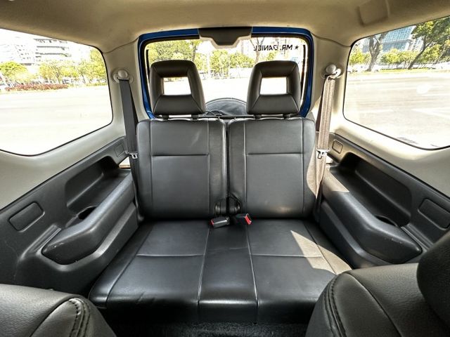 ✨2011年 SUZUKI JIMNY✨倒車顯影✨ABS防鎖死煞車系統✨防盜✨雙螢幕多合一影音系統✨里程保證✨實車實價  第12張相片