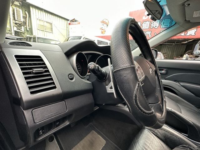 ✨2008年 中華 Outlander 2.4 4WD 旗艦型✨倒車顯影✨天窗✨倒車雷達✨多合一影音✨里程保證✨實車實價  第14張相片