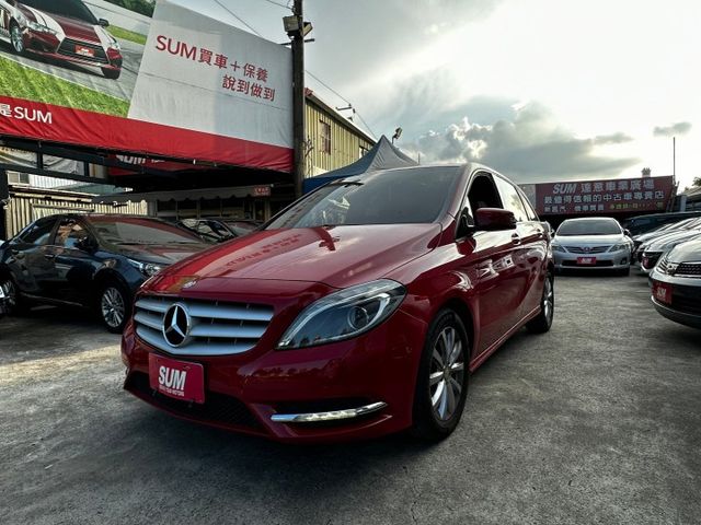 ✨2013年 BENZ B180 ✨僅跑7.2萬公里✨HID頭燈✨恆溫✨方向盤快控鍵✨多合一影音系統✨里程保證✨實車實價  第1張相片