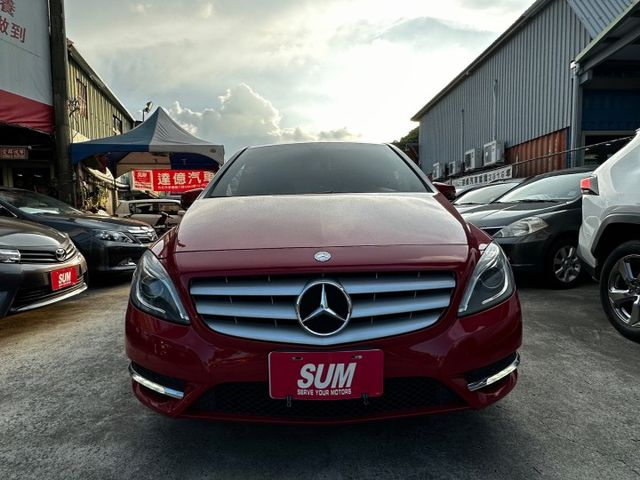 ✨2013年 BENZ B180 ✨僅跑7.2萬公里✨HID頭燈✨恆溫✨方向盤快控鍵✨多合一影音系統✨里程保證✨實車實價  第2張相片