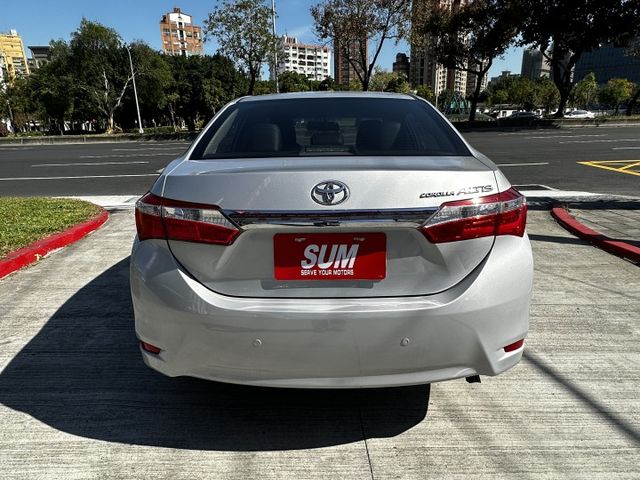 ✨2015年 TOYOTA ALTIS 1.8經典版✨僅跑3.8萬公里✨恆溫✨電動後視鏡✨里程保證✨實車實價  第5張相片