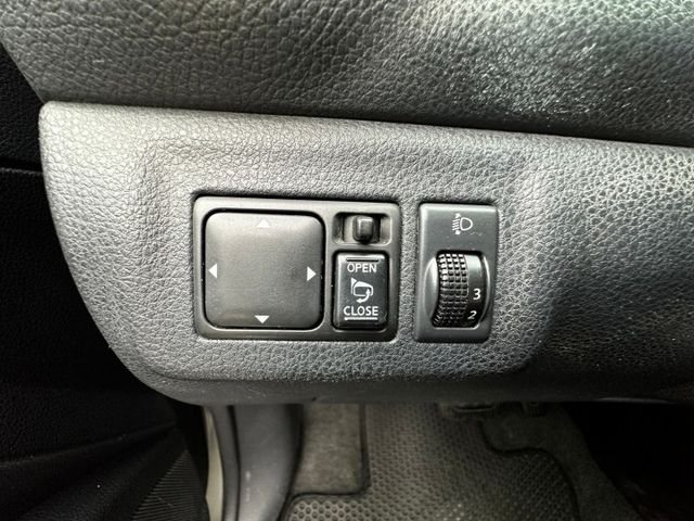 ✨2010年 NISSAN GRAND LIVINA 1.8B✨稀有七人座✨恆溫空調✨里程保證✨實車實價  第16張相片