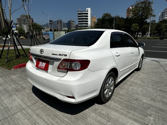 ✨2011年 TOYOTA ALTIS✨倒車顯影✨定速✨恆溫✨後座分離倒覆✨多合一影音系統✨里程保證✨實車實價  第6張相片