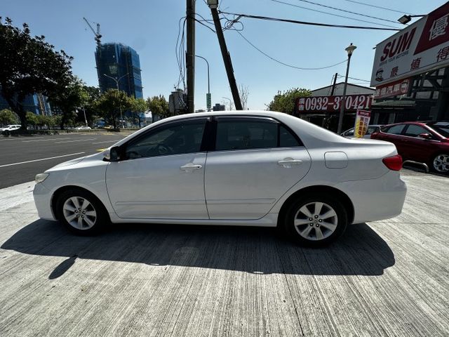 ✨2011年 TOYOTA ALTIS✨倒車顯影✨定速✨恆溫✨後座分離倒覆✨多合一影音系統✨里程保證✨實車實價  第7張相片