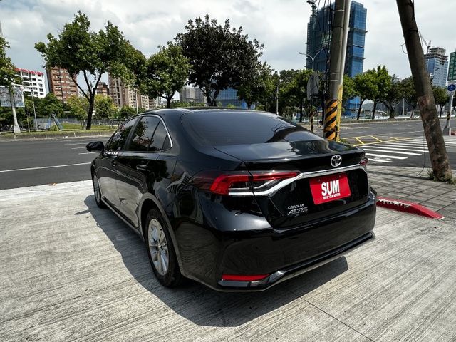 ✨2021年 TOYOTA ALTIS 1.8豪華版✨僅跑2.3萬公里✨倒車顯影✨ACC跟車✨恆溫✨里程保證✨實車實價  第4張相片