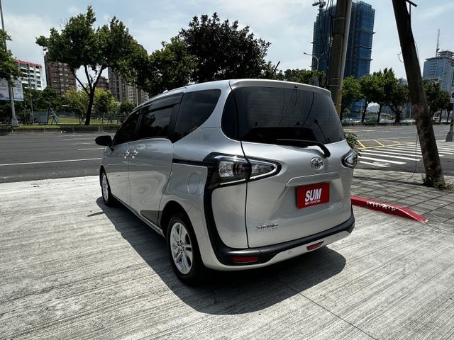 ✨2022年TOYOTA SIENTA✨方向盤快控鍵✨恆溫空調✨中控螢幕✨車道偏離警示系統✨里程保證✨實車實價  第4張相片