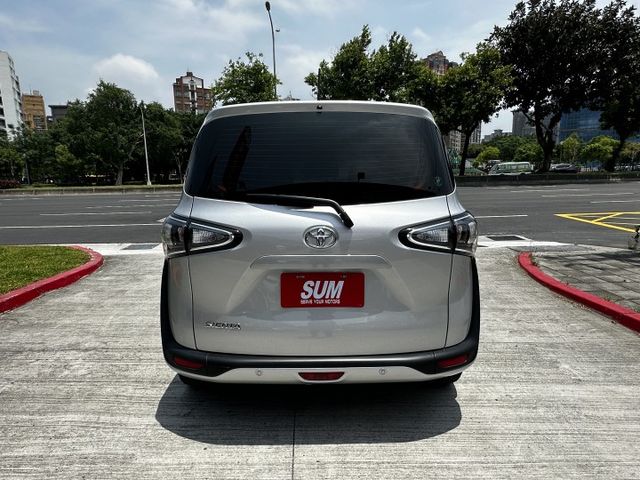 ✨2022年TOYOTA SIENTA✨方向盤快控鍵✨恆溫空調✨中控螢幕✨車道偏離警示系統✨里程保證✨實車實價  第5張相片