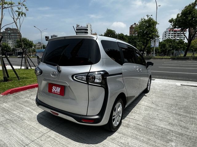 ✨2022年TOYOTA SIENTA✨方向盤快控鍵✨恆溫空調✨中控螢幕✨車道偏離警示系統✨里程保證✨實車實價  第6張相片