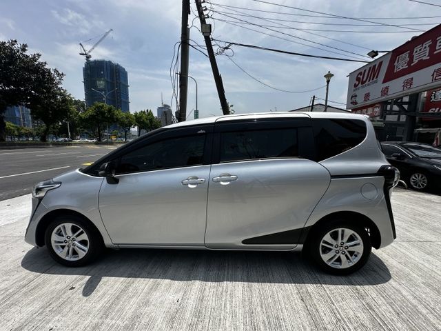 ✨2022年TOYOTA SIENTA✨方向盤快控鍵✨恆溫空調✨中控螢幕✨車道偏離警示系統✨里程保證✨實車實價  第7張相片