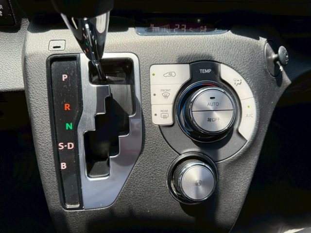 ✨2018年 TOYOTA SIENTA 七人座✨安卓機✨恆溫空調✨免鑰匙✨中控螢幕✨里程保證✨實車實價  第18張相片