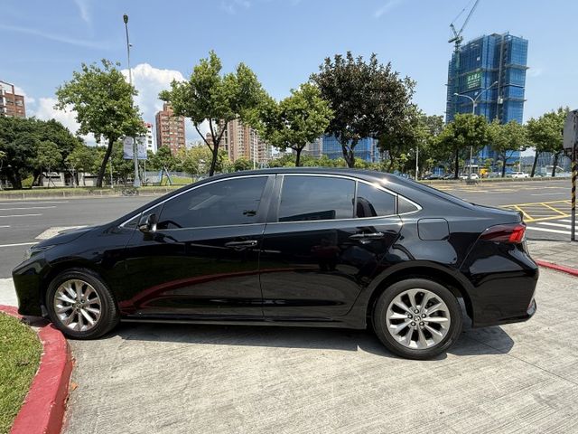 ✨2021年TOYOTA ALTIS 1.8豪華版✨僅跑3.2萬公里✨方向盤快控鍵✨ACC跟車✨恆溫✨里程保證✨實車實價  第7張相片