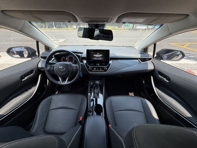 ✨2021年TOYOTA ALTIS 1.8豪華版✨僅跑3.2萬公里✨方向盤快控鍵✨ACC跟車✨恆溫✨里程保證✨實車實價  第9張相片