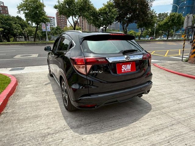 ✨2017年 HONDA HR-V S版✨倒車顯影✨定速✨中控螢幕✨循跡防滑✨恆溫✨里程保證✨實車實價  第4張相片