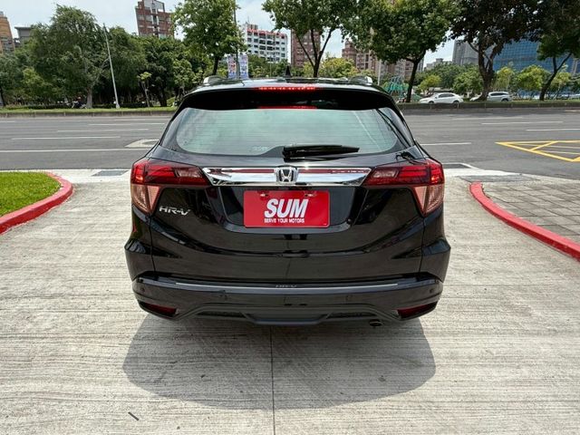 ✨2017年 HONDA HR-V S版✨倒車顯影✨定速✨中控螢幕✨循跡防滑✨恆溫✨里程保證✨實車實價  第5張相片