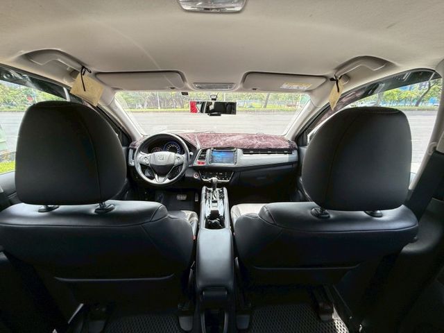 ✨2017年 HONDA HR-V S版✨倒車顯影✨定速✨中控螢幕✨循跡防滑✨恆溫✨里程保證✨實車實價  第10張相片