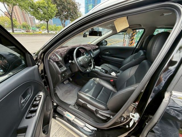 ✨2017年 HONDA HR-V S版✨倒車顯影✨定速✨中控螢幕✨循跡防滑✨恆溫✨里程保證✨實車實價  第12張相片