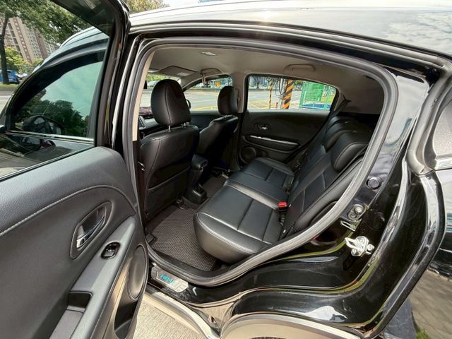 ✨2017年 HONDA HR-V S版✨倒車顯影✨定速✨中控螢幕✨循跡防滑✨恆溫✨里程保證✨實車實價  第13張相片