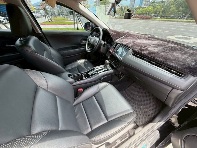 ✨2017年 HONDA HR-V S版✨倒車顯影✨定速✨中控螢幕✨循跡防滑✨恆溫✨里程保證✨實車實價  第14張相片