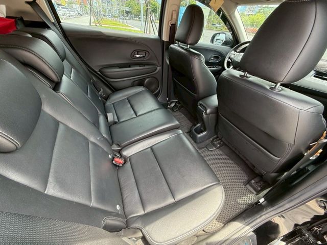 ✨2017年 HONDA HR-V S版✨倒車顯影✨定速✨中控螢幕✨循跡防滑✨恆溫✨里程保證✨實車實價  第15張相片