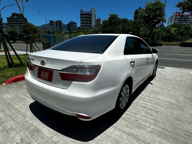 ✨2016年TOYOTA CAMRY 2.0✨倒車顯影✨循跡防滑✨定速✨雙區恆溫✨里程保證✨實車實價  第6張相片