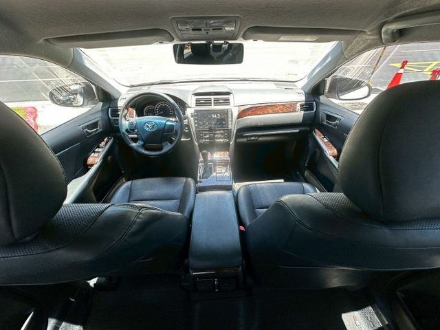 ✨2016年TOYOTA CAMRY 2.0✨倒車顯影✨循跡防滑✨定速✨雙區恆溫✨里程保證✨實車實價  第10張相片