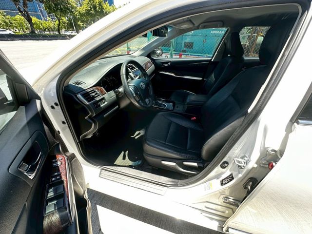 ✨2016年TOYOTA CAMRY 2.0✨倒車顯影✨循跡防滑✨定速✨雙區恆溫✨里程保證✨實車實價  第12張相片