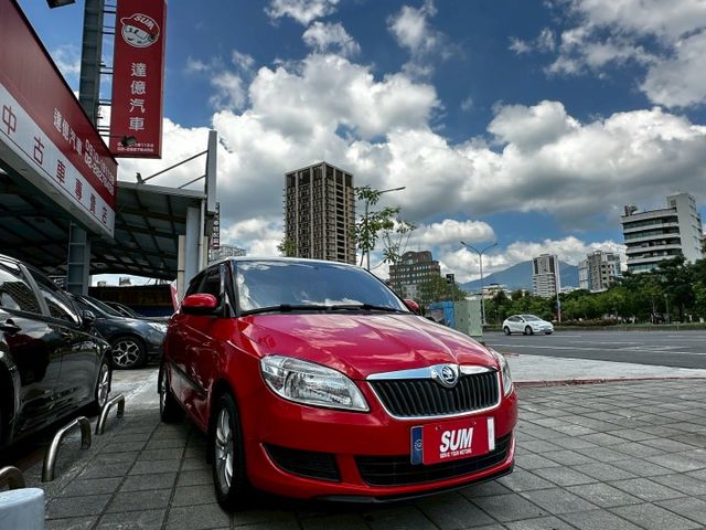 ✨2014年 SKODA FABIA 1.2✨省油省稅金✨ISOFIX✨後座分離倒覆✨里程保證✨實車實價  第3張相片