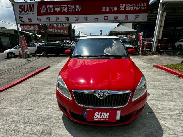 ✨2014年 SKODA FABIA 1.2✨省油省稅金✨ISOFIX✨後座分離倒覆✨里程保證✨實車實價  第4張相片