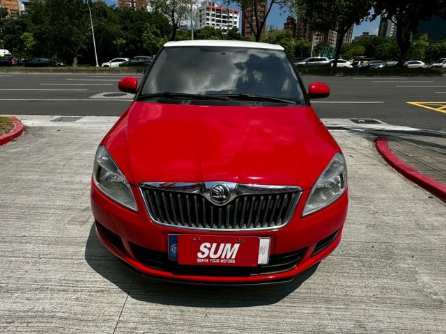 ✨2014年 SKODA FABIA 1.2✨省油省稅金✨ISOFIX✨後座分離倒覆✨里程保證✨實車實價  第17張相片