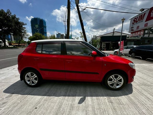 ✨2014年 SKODA FABIA 1.2✨省油省稅金✨ISOFIX✨後座分離倒覆✨里程保證✨實車實價  第18張相片