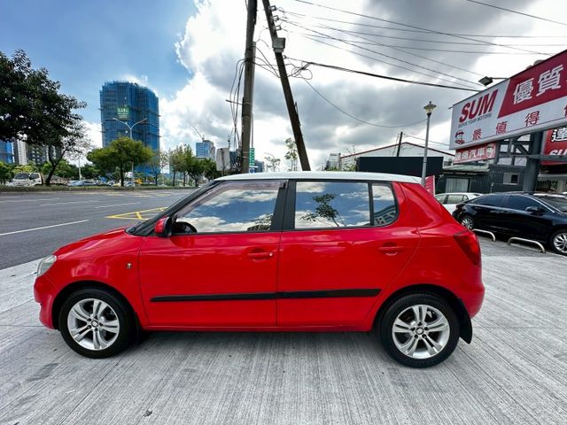 ✨2014年 SKODA FABIA 1.2✨省油省稅金✨ISOFIX✨後座分離倒覆✨里程保證✨實車實價  第20張相片