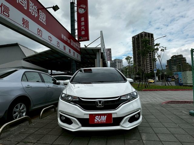 ✨2018年 HONDA FIT 1.5 S版✨恆溫空調✨倒車顯影✨IKEY✨方向盤快控鍵✨換檔撥片✨里程保證✨實車實價  第2張相片