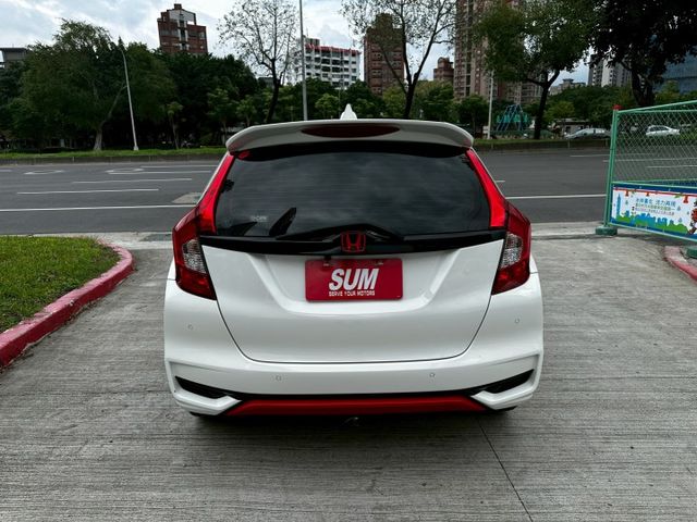 ✨2018年 HONDA FIT 1.5 S版✨恆溫空調✨倒車顯影✨IKEY✨方向盤快控鍵✨換檔撥片✨里程保證✨實車實價  第5張相片