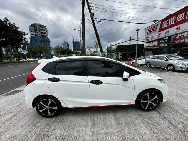 ✨2018年 HONDA FIT 1.5 S版✨恆溫空調✨倒車顯影✨IKEY✨方向盤快控鍵✨換檔撥片✨里程保證✨實車實價  第8張相片