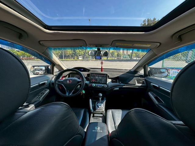 CIVIC  第10張相片