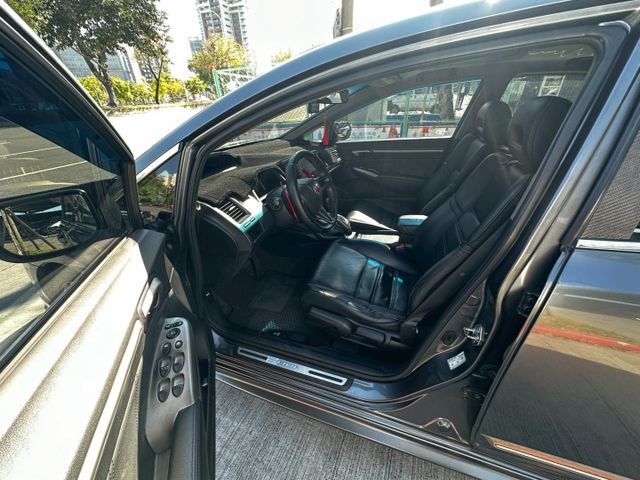 CIVIC  第12張相片