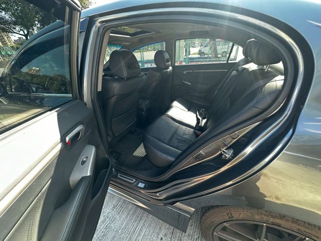 CIVIC  第13張相片