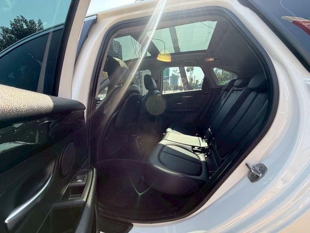 2 SERIES ACTIVE TOURER  第13張相片