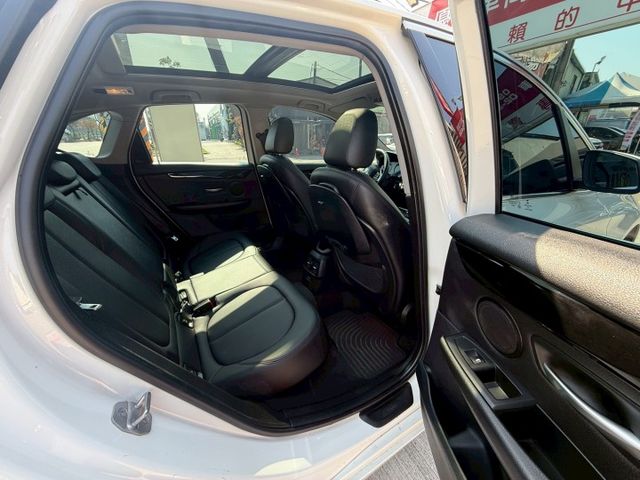 2 SERIES ACTIVE TOURER  第15張相片